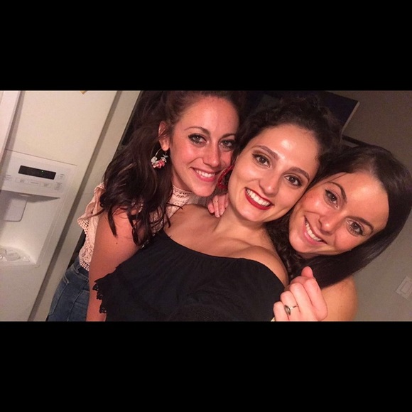 Meet your Posher, Hailey - Picture 1 of 1